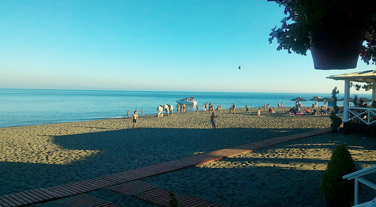 Велипойе (Velipoje Beach)